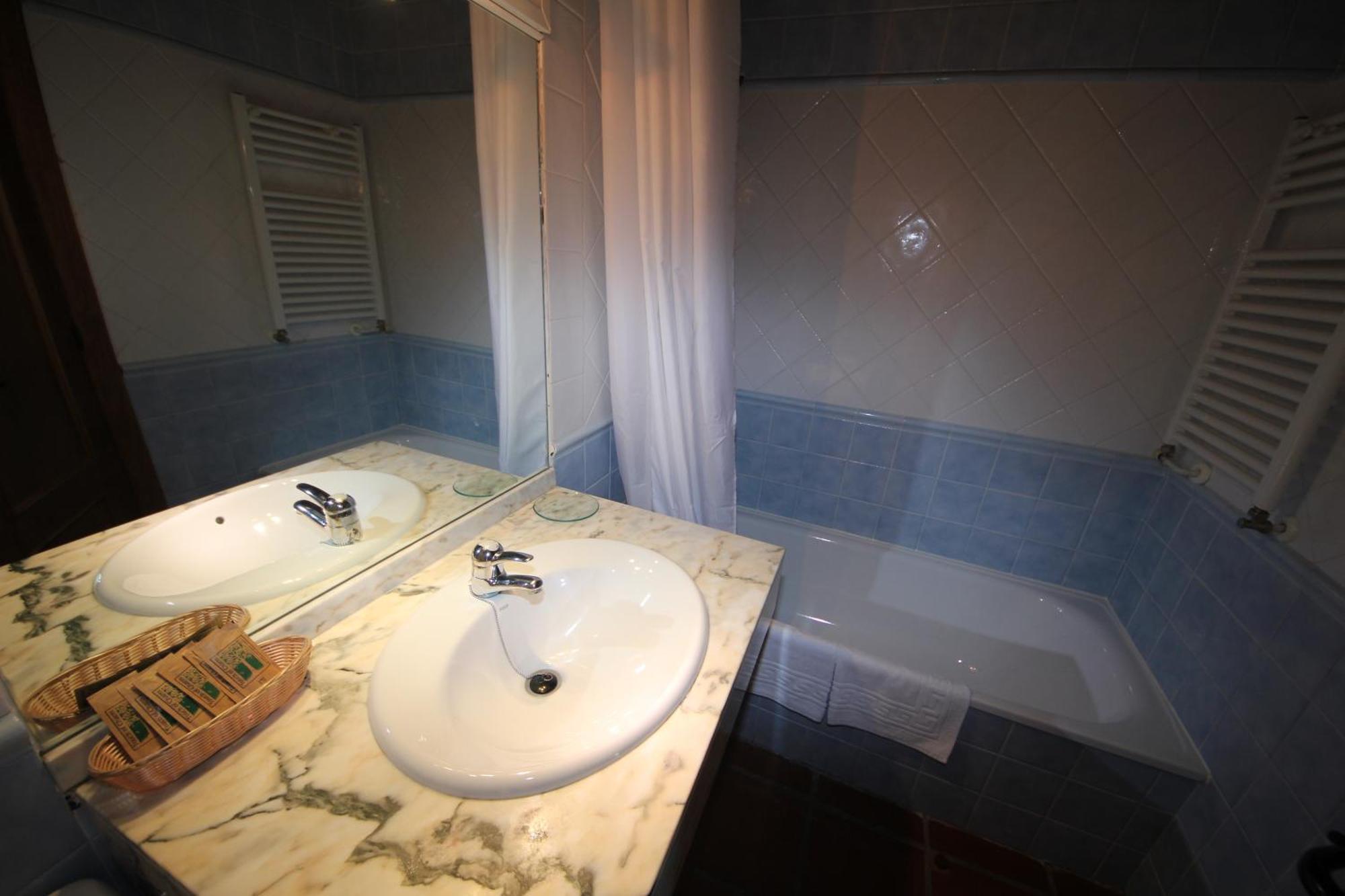 Aparthotel La Hospederia Del Silencio Robledillo de la Vera Zimmer foto